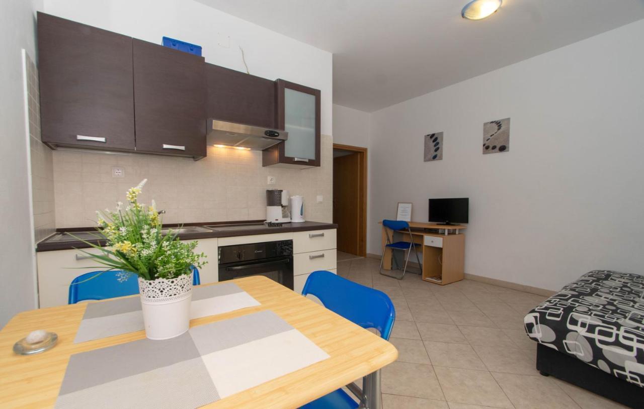 Apartment Valeria Zrnovo