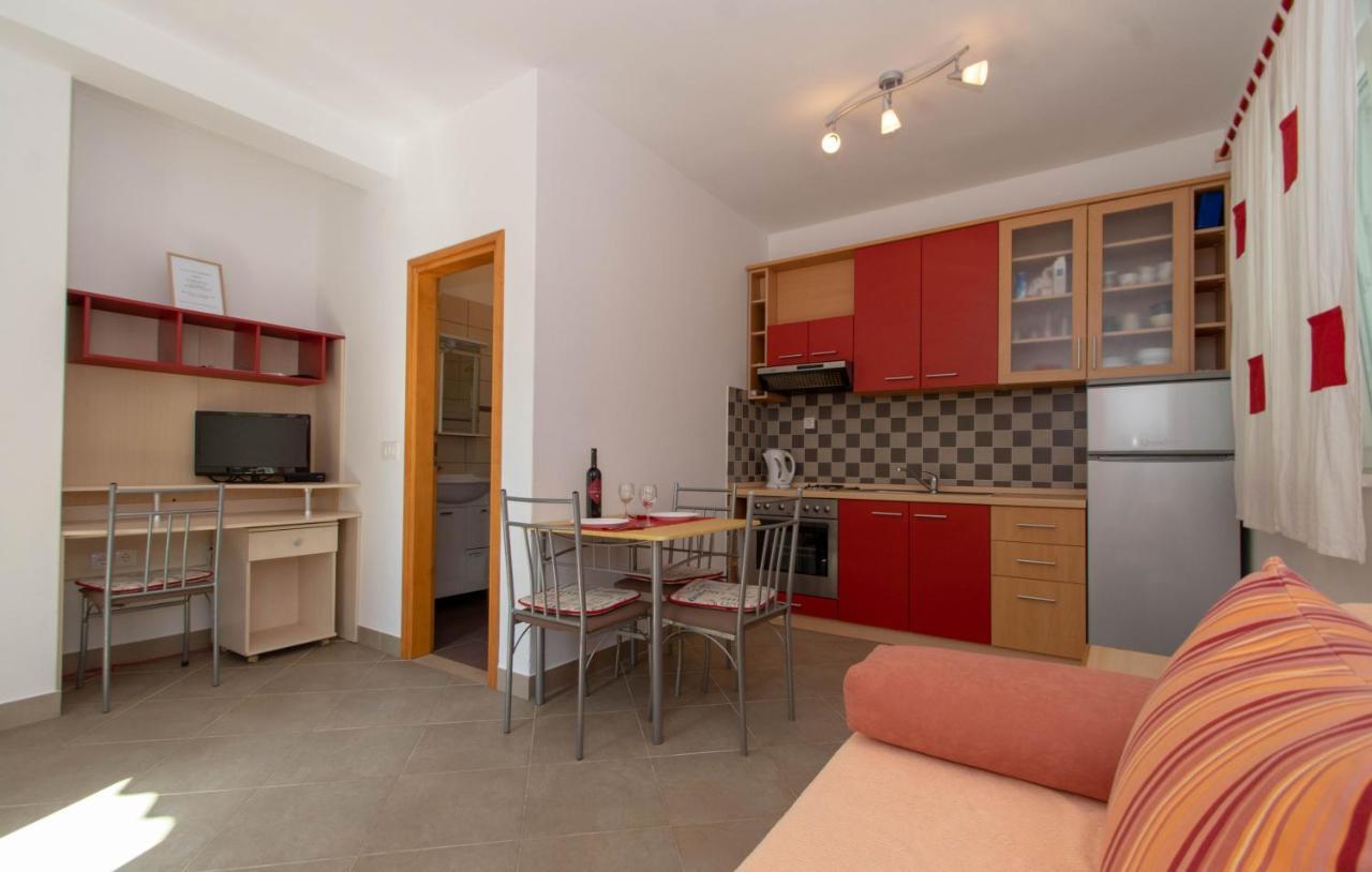 Apartment Valeria Zrnovo